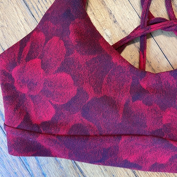 Athleta Solace Sports Bra in Textured Chakra Floral Red - Picture 4 of 5